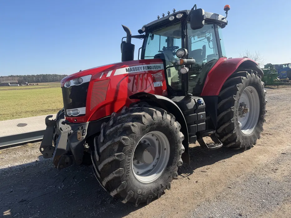 Ciągnik Massey Ferguson 7624