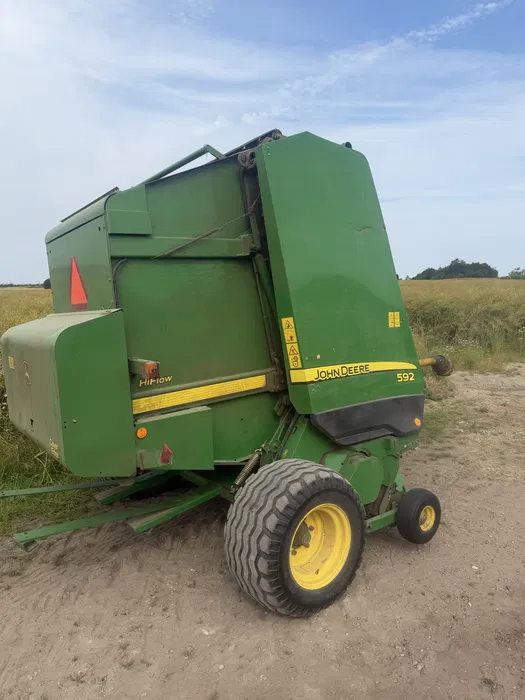 Prasa John Deere 592 bardzo dobry stan 10200 bel